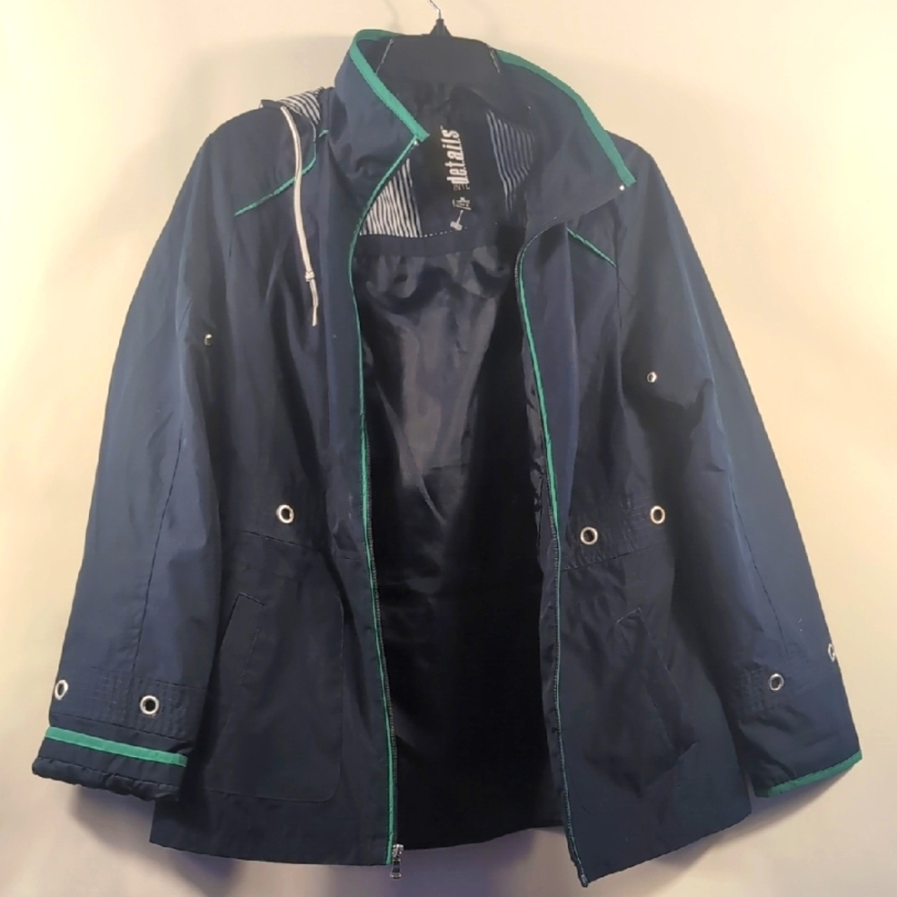 Intl Details Blue Jacket with Green Accents - Size Medium - Lightweight Outerwea